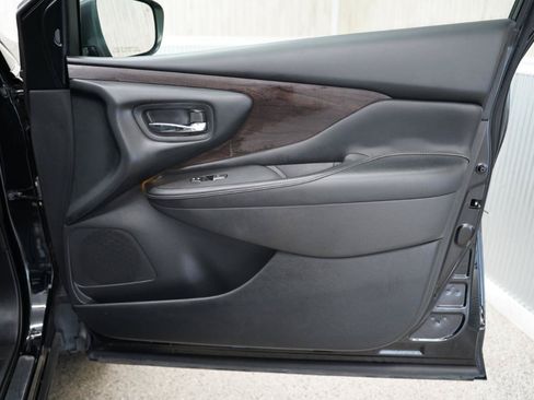 Used 2019 Nissan Murano Platinum w/ Cargo Package FWD image 32
