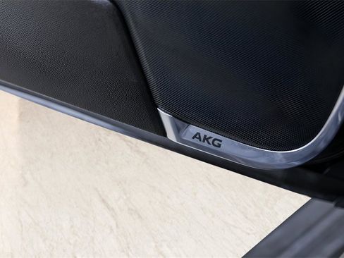 Certified 2025 Cadillac Escalade Sport Platinum w/ LPO, ONYX Package image 22