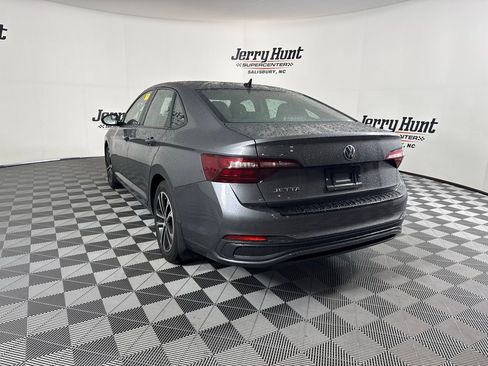 Used 2023 Volkswagen Jetta Sport image 10