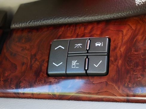 Used 2007 Cadillac DTS Luxury I FWD image 20