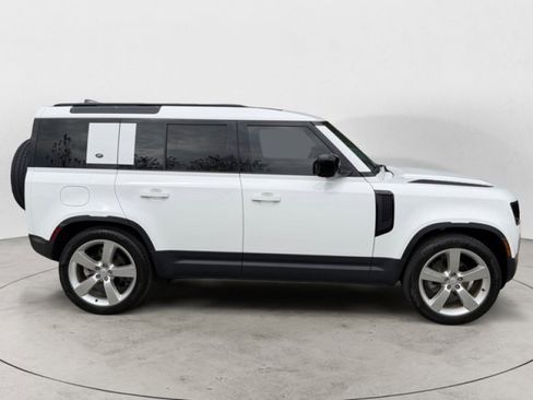 Used 2024 Land Rover Defender 110 S image 3