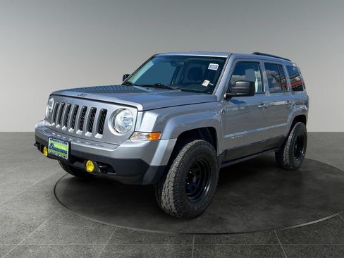 Used 2015 Jeep Patriot Sport w/ Power Value Group AWD/4WD image 3