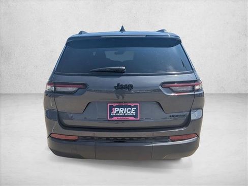 Used 2024 Jeep Grand Cherokee L Limited w/ Black Appearance Package RWD image 6