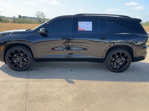 Used 2024 Chevrolet Traverse RS image 6