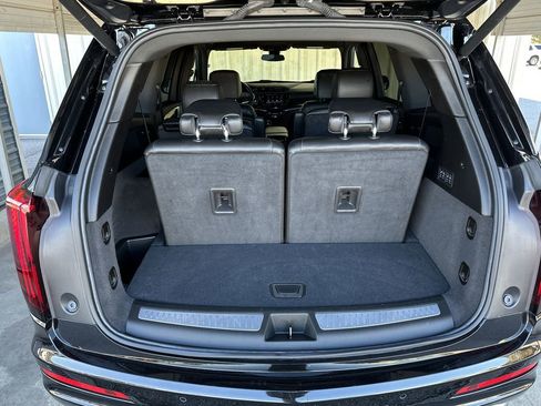 Certified 2025 Cadillac XT6 Premium Luxury image 32