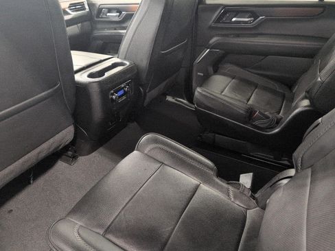 Used 2025 GMC Yukon XL Denali AWD/4WD image 22