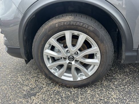 Used 2021 Nissan Rogue Sport S image 28