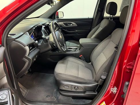 Used 2023 Chevrolet Traverse LT image 15