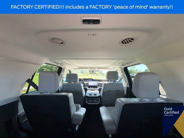 Used 2025 Ford Expedition Active AWD/4WD image 16