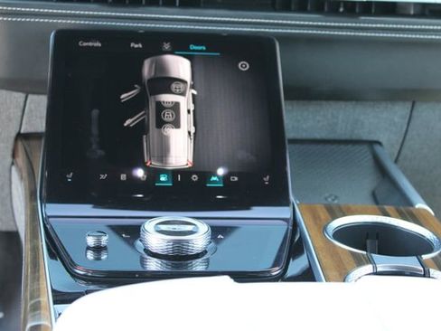 Used 2025 Cadillac Escalade Sport Platinum AWD/4WD image 19