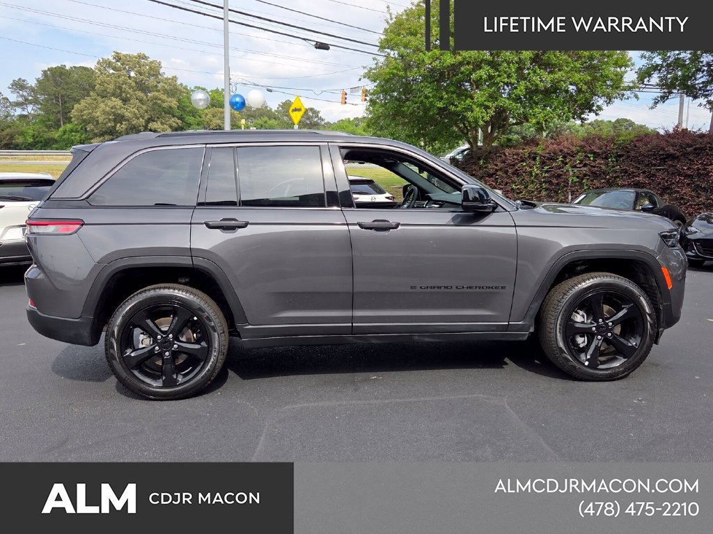 New 2026 Jeep Grand Cherokee Limited w/ Limited Altitude Package AWD/4WD image 14