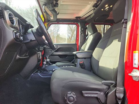 Certified 2020 Jeep Gladiator Overland image 13