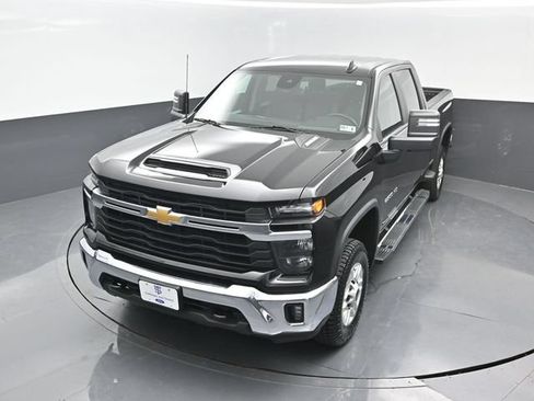 Used 2025 Chevrolet Silverado 2500 LT w/ Convenience Package AWD/4WD image 19