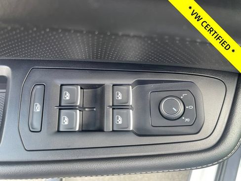 Certified 2024 Volkswagen Atlas Cross Sport SE w/ Panoramic Sunroof Package AWD/4WD image 20