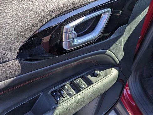 Used 2024 Jeep Compass Trailhawk image 11