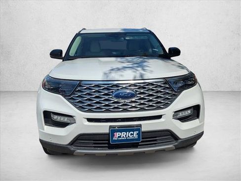 Used 2020 Ford Explorer Platinum w/ Premium Technology Package AWD/4WD image 2