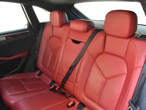 Used 2021 Porsche Macan AWD/4WD image 20