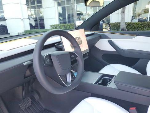 Used 2026 Tesla Model Y 2WD image 21