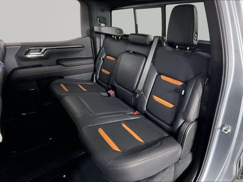 Used 2025 GMC Sierra 1500 AT4 w/ AT4 Premium Package AWD/4WD image 22