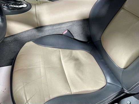 Used 2007 Pontiac Solstice Convertible w/ Premium Package RWD image 17