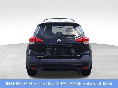 Used 2018 Nissan Kicks SR w/ Interior Electronics Package FWD image 6
