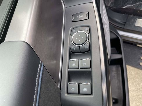 New 2026 Ford F250 Platinum w/ Tremor Off-Road Package image 16