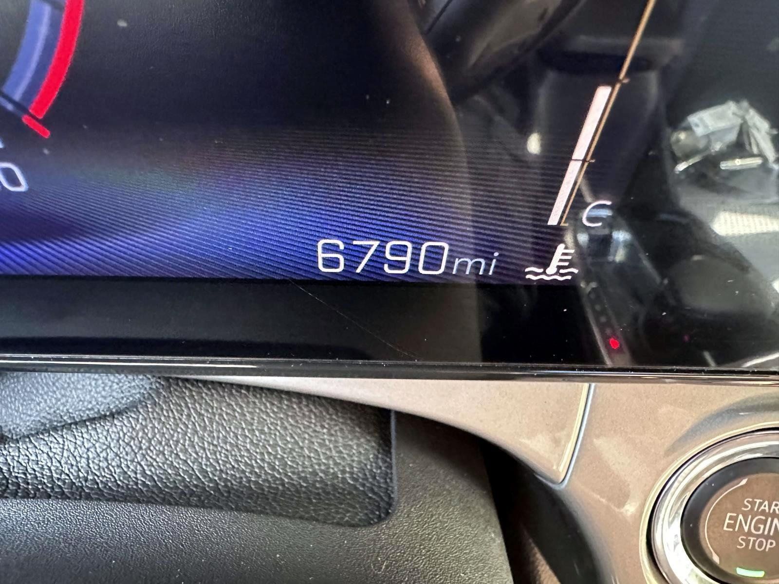 Used 2024 Chevrolet Trax LT FWD image 30