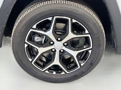 Used 2024 Jeep Compass Limited AWD/4WD image 30