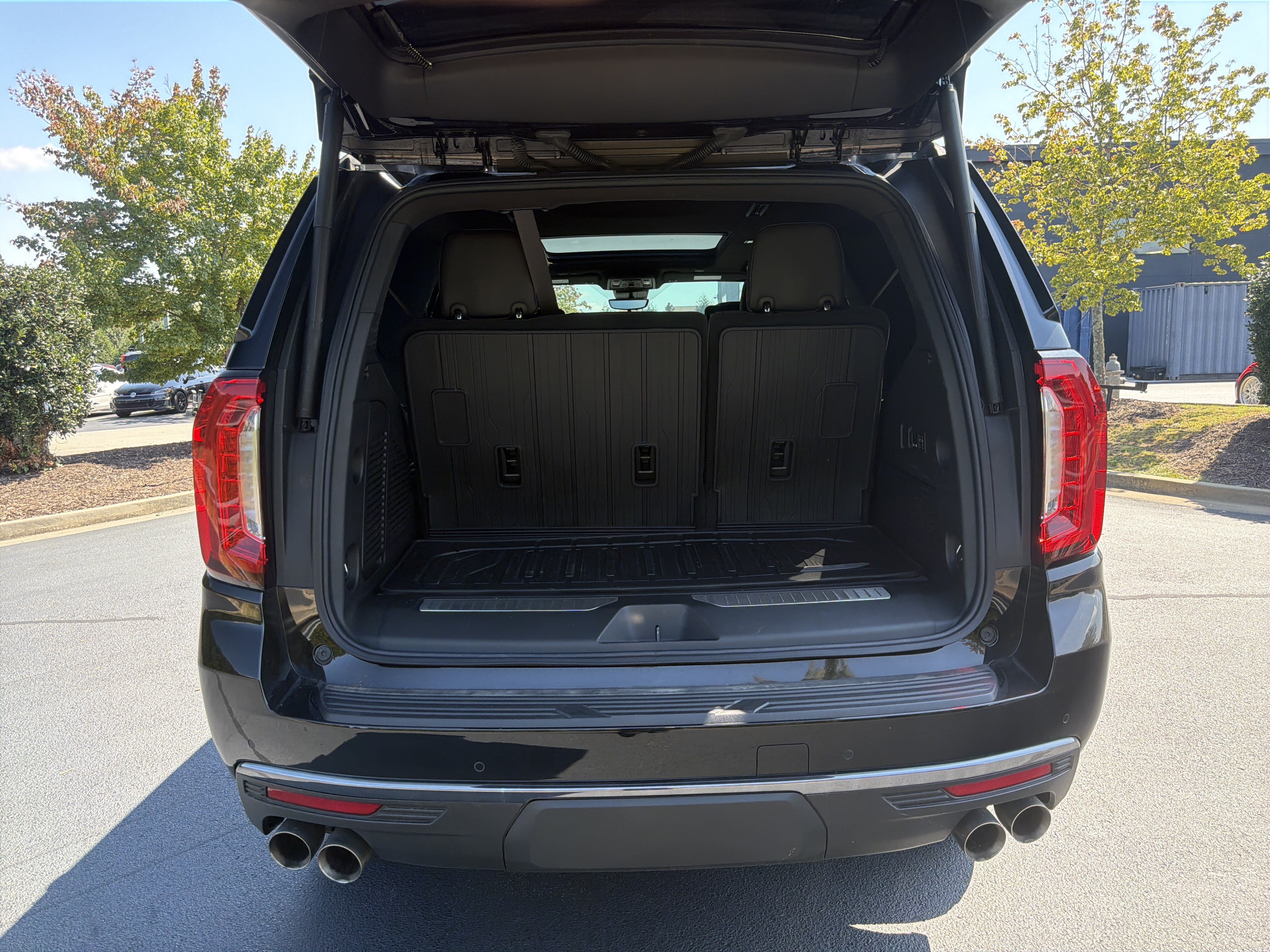 Used 2023 GMC Yukon Denali Ultimate w/ LPO, Floor Liner Package AWD/4WD image 53