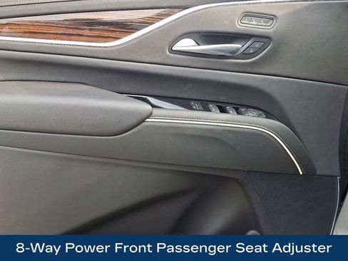 Used 2024 Cadillac Escalade ESV Premium Luxury image 17