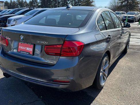 Used 2018 BMW 330i xDrive Sedan w/ Convenience Package image 9