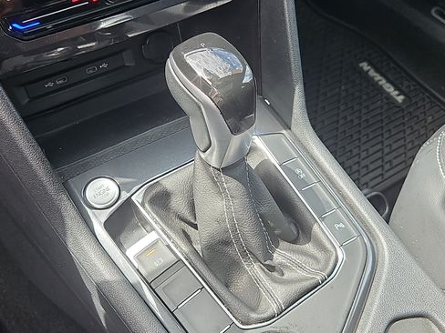 Certified 2024 Volkswagen Tiguan SE R-Line AWD/4WD image 22