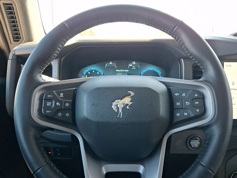 Used 2025 Ford Bronco Badlands image 18