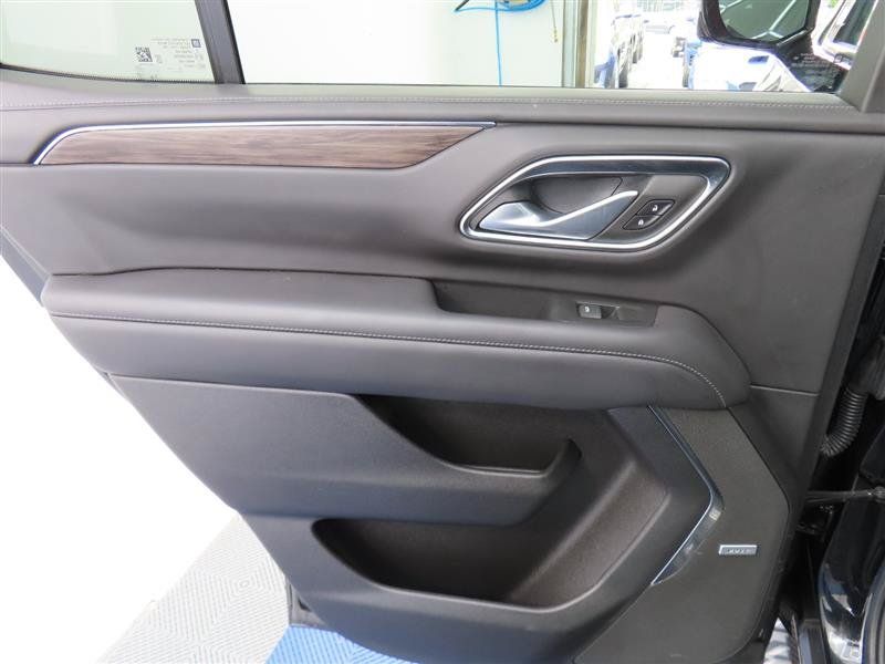 Used 2022 Chevrolet Tahoe Z71 w/ Luxury Package AWD/4WD image 32
