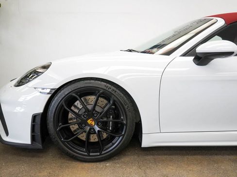 Used 2020 Porsche 718 Boxster Spyder RWD image 8