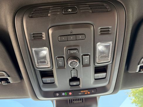 Used 2023 GMC Yukon Denali Ultimate AWD/4WD image 21