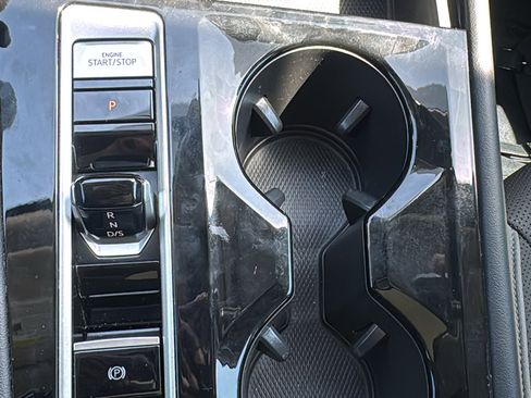 Used 2024 Volkswagen Atlas Peak Edition SE image 21