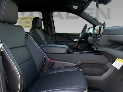 New 2025 Chevrolet Silverado EV LT image 10