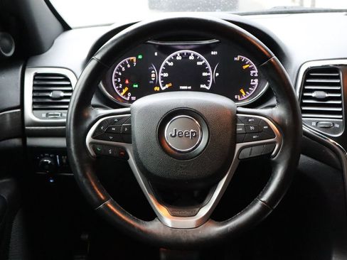 Used 2018 Jeep Grand Cherokee Laredo AWD/4WD image 14