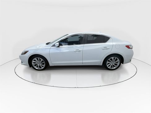 Used 2017 Acura ILX image 5