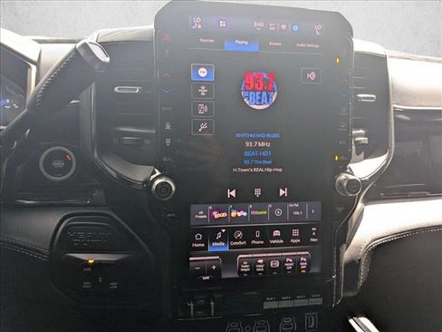 Used 2025 RAM 3500 Limited AWD/4WD image 12