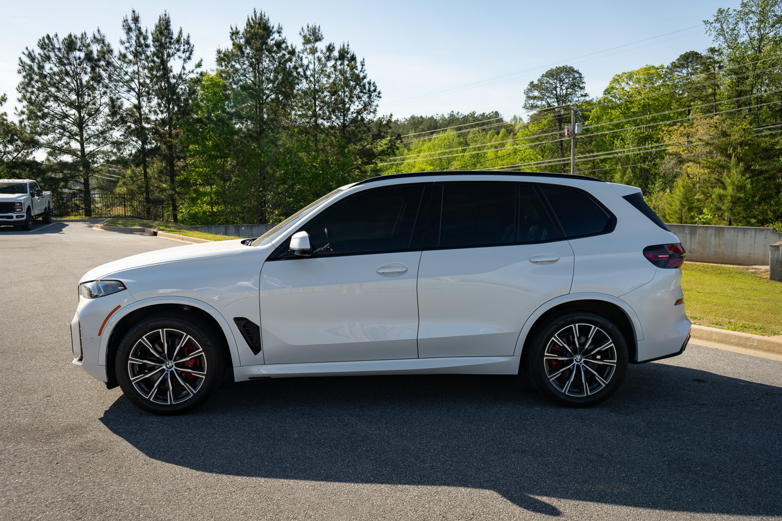 Used 2024 BMW X5 xDrive40i w/ M Sport Package AWD/4WD image 5