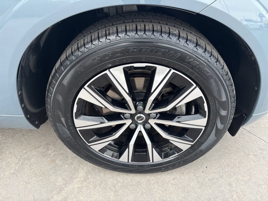 Certified 2023 Volvo XC60 B5 Plus w/ Climate Package AWD/4WD image 14