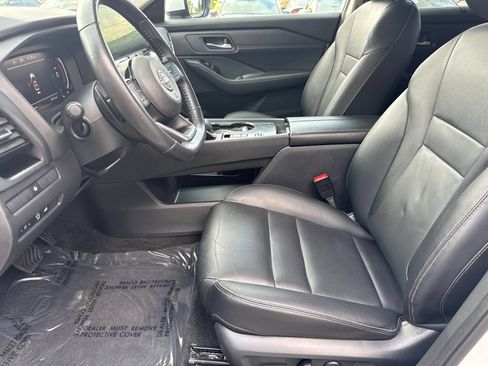 Used 2024 Nissan Rogue SL w/ SL Premium Package FWD image 9