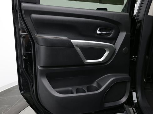 Used 2016 Nissan Titan SL RWD image 32