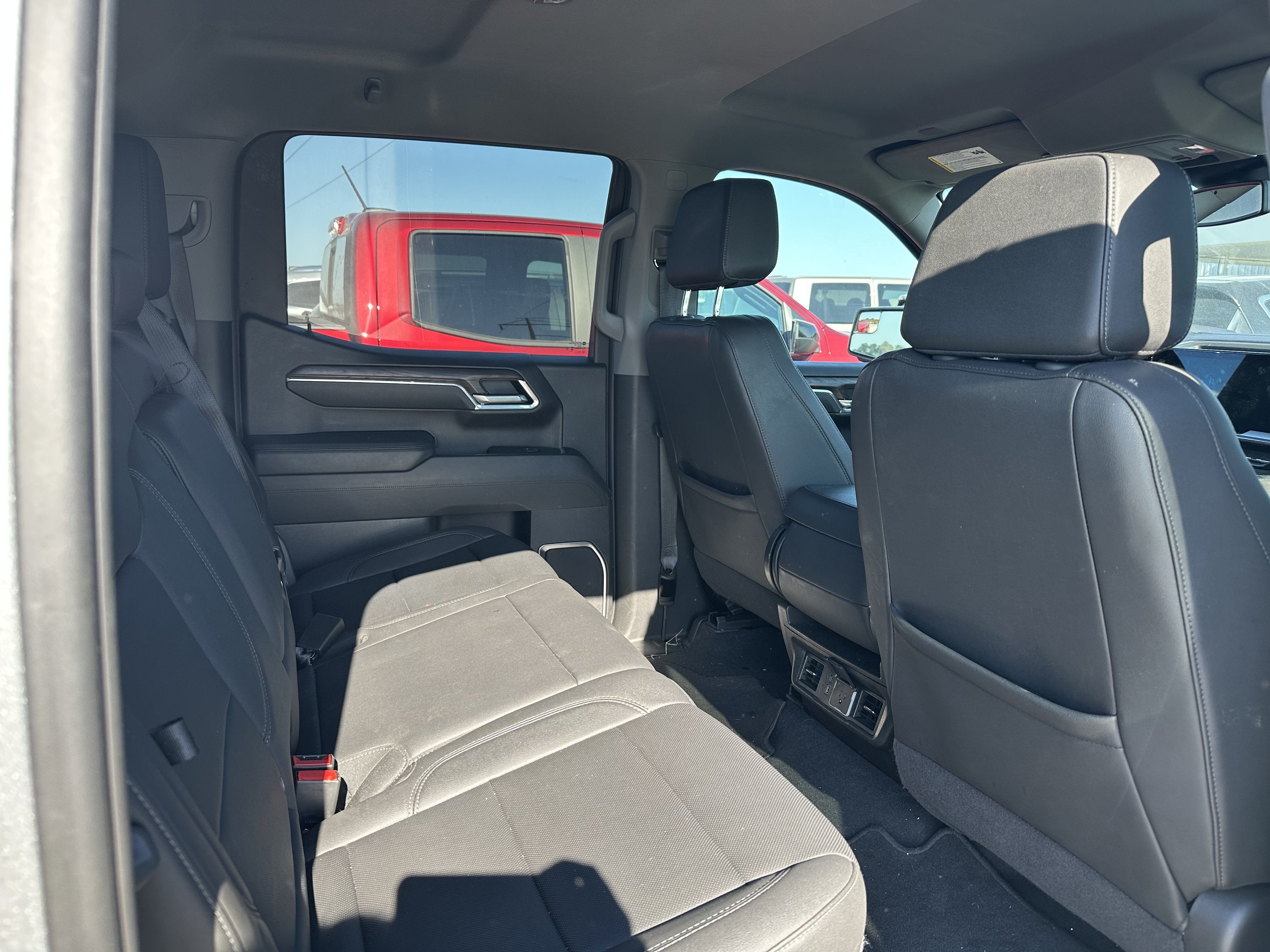 Certified 2025 GMC Sierra 1500 SLT AWD/4WD image 4