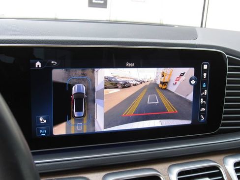 Used 2024 Mercedes-Benz GLE 450 4MATIC image 35