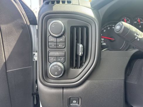 Used 2025 GMC Sierra 1500 Pro w/ Pro Value Package AWD/4WD image 17