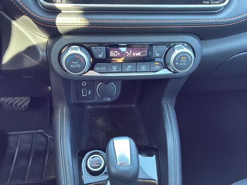 Used 2019 Nissan Kicks SR w/ SR Premium Package FWD image 22