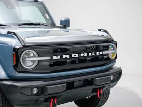 Used 2023 Ford Bronco Outer Banks image 4